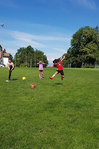 sds girls training blonay penalty mid-air